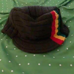 beanie w/bill rasta hat ♥️🌻💚  Olive green color